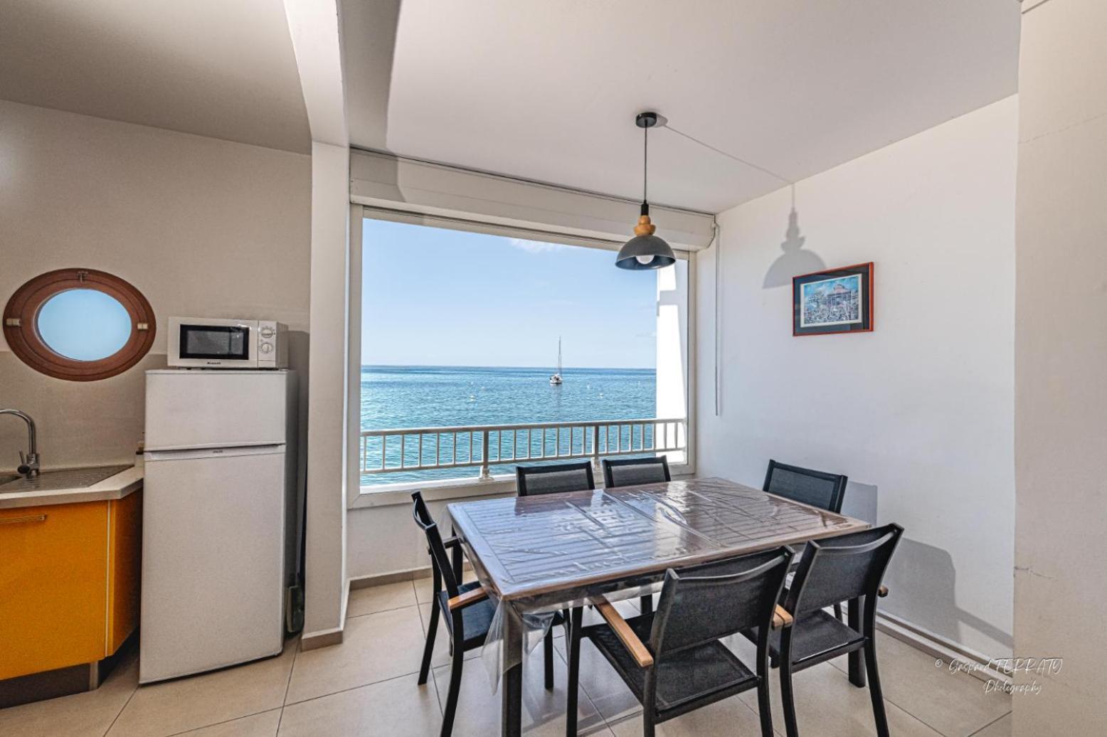 Les Penates - Appt Vue Mer Proche Plage Saint-Pierre Exterior photo